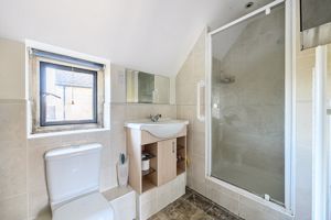 En-suite- click for photo gallery